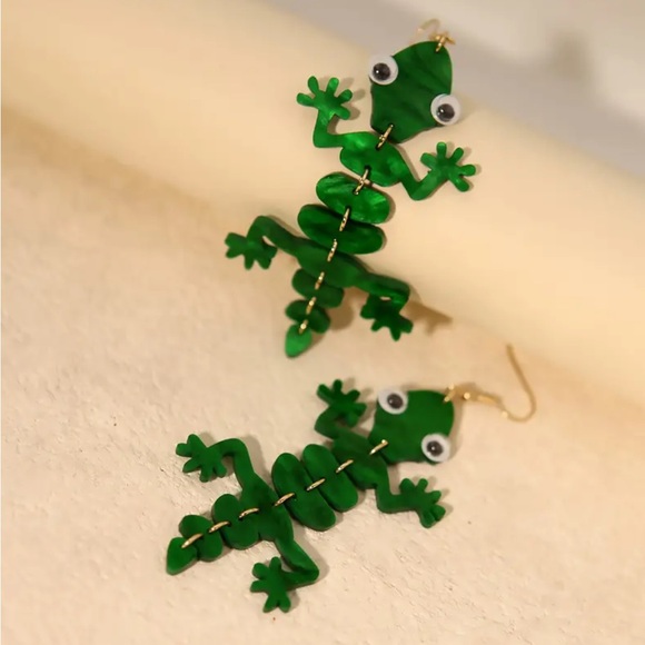 Green Lizard Dangle Earrings - Picture 2 of 5